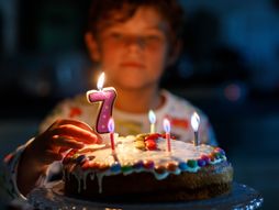 rođendan, torta, dečak, dečak slavi rođendan