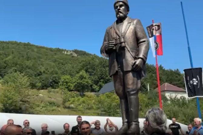 Spomenik Pavlu Đurišiću