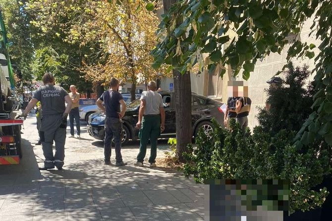 bmw iz kog je pucano u Zemunu bmw iz kog je pucano u Zemunu