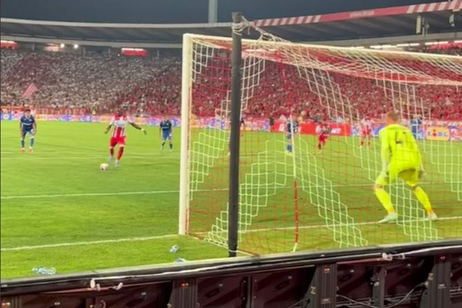 FK Crvena zvezda FK Leh
