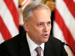 Dejvid Saks, David Sacks