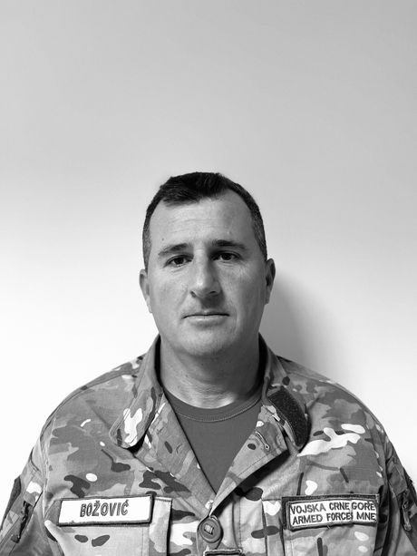 Dejan Božović, vojnik koji je stradao u Crnoj Gori Dejan Božović, vojnik koji je stradao u Crnoj Gori