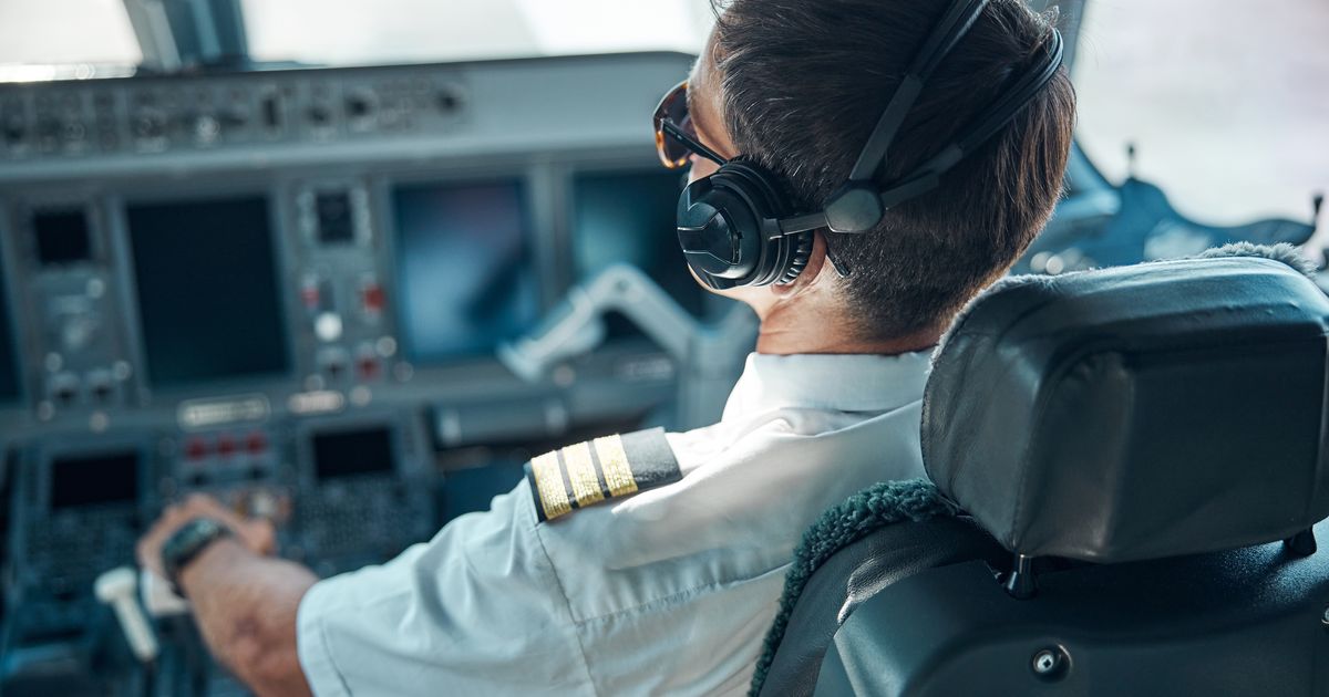 Šta se dešava kada grom kad pogodi avion u letu? Srpski pilot otkrio tajne letenja kroz ekstremno vreme