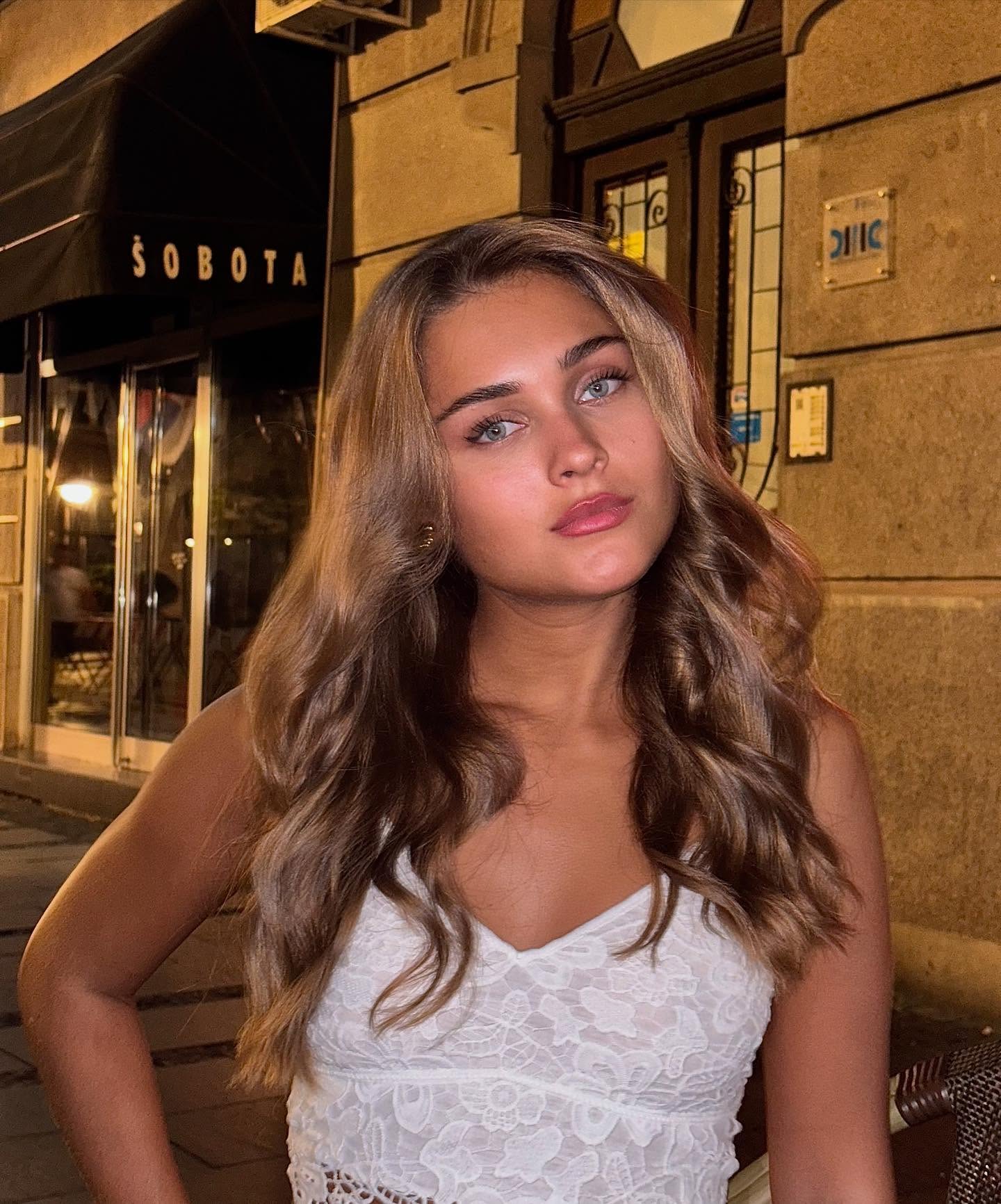 Sofi Tkačenko pokazala dečka: Otpisala Matiju, pa smuvala druga Stefana Karića! On je tretira kao kraljicu