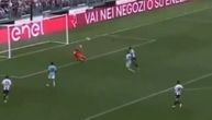Vlahović se neverovatno obrukao: Promašio skoro prazan gol, navijači ga izviždali, on kasnije došao do pogotka