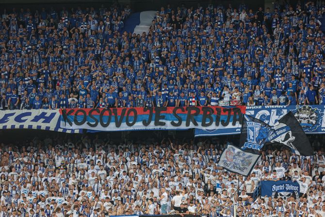 FK Leh Poznanj, navijači, Kosovo je Srbija