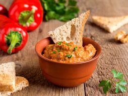 ljutenica recept, ljutenica, ljutenica od paradajza i ljutih papricica