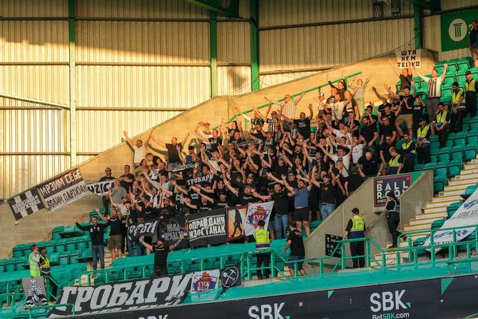 FK Partizan, FK Hibernijan, Grobari