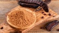 Rogač u prahu: Zdrava alternativa kakau bez kofeina, glutena i dodatog šećera, bogata vlaknima