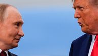 Čitač sa usana o razgovoru između Trampa i Putina na pisti: 