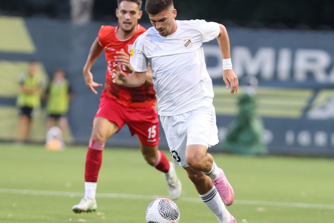 UROS MILADINOVIC UROS MILADINOVIC