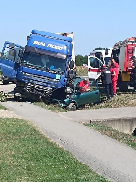 Ugrinovci, Batajnica, saobracajna nesreca