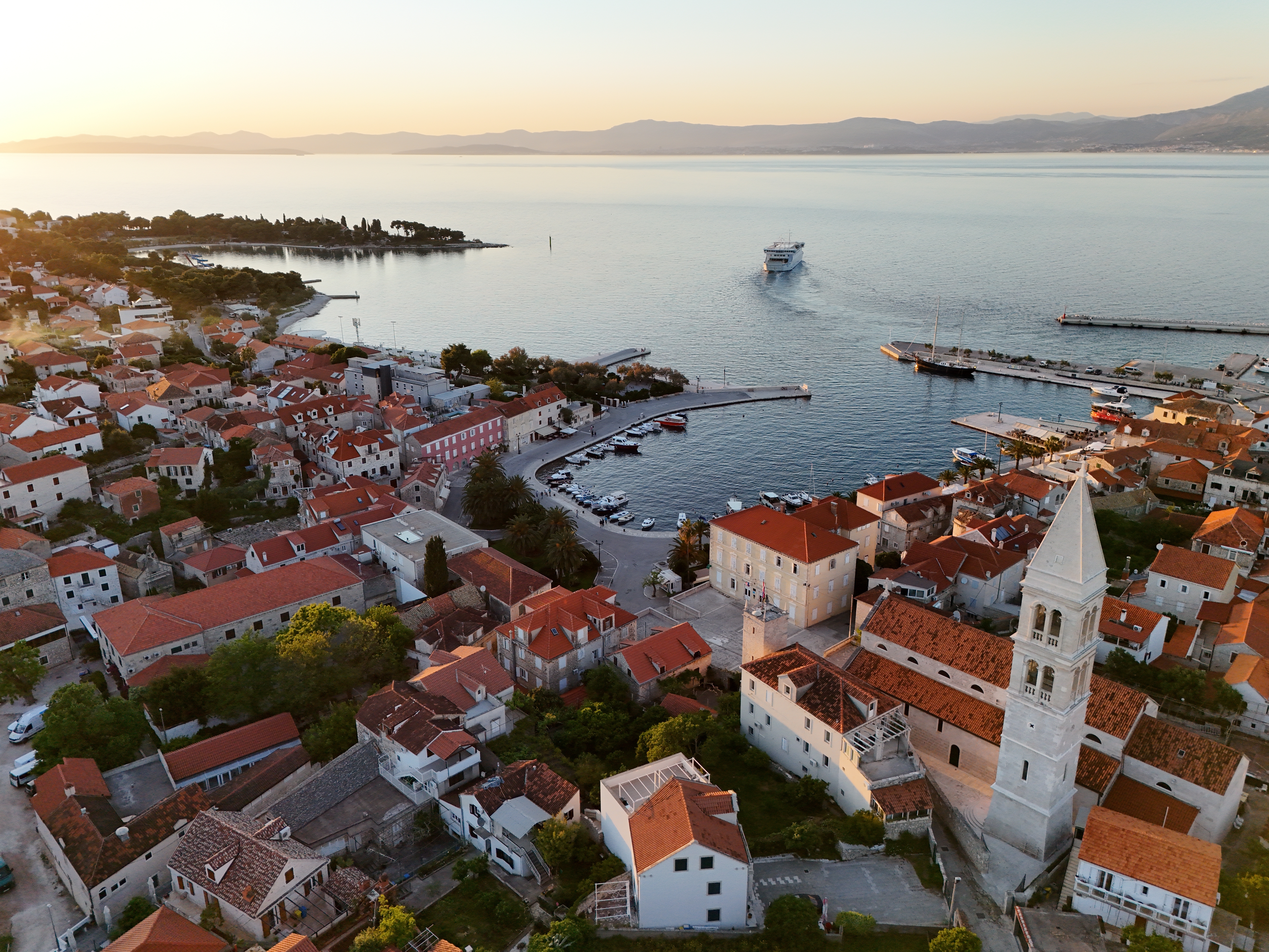 Oglasila se Er Srbija: Od juna direktni letovi za omiljeno ostrvo na Jadranu, karte su već u prodaji