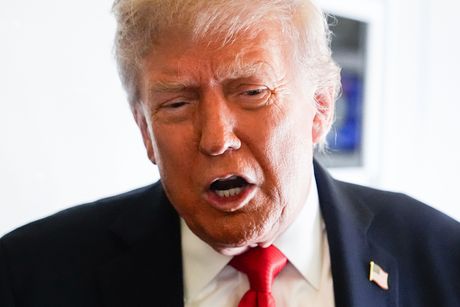 Donald Tramp, Aljaska Donald Tramp, Aljaska