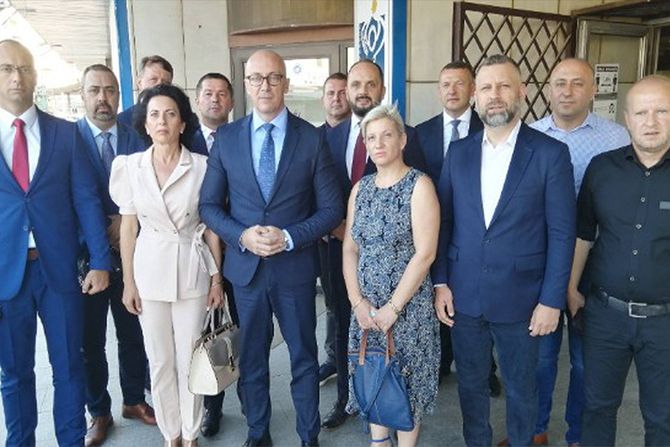 Srpska lista predstavila kandidate za predsednike opština i odbornike