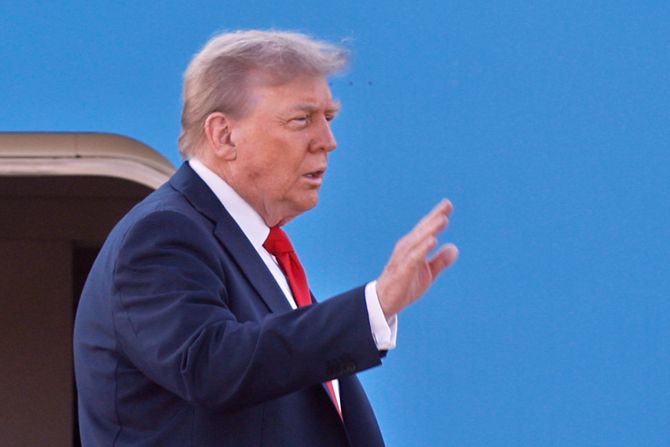 Donald Tramp na putu za Aljasku Donald Tramp na putu za Aljasku
