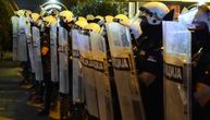 Tenzije na Dedinju: Policijski kordon ispred Pinka nakon incidenta u Informeru