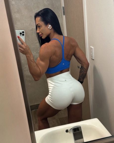 Graciella Carvalho Graciella Carvalho