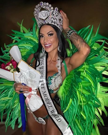 Graciella Carvalho Graciella Carvalho