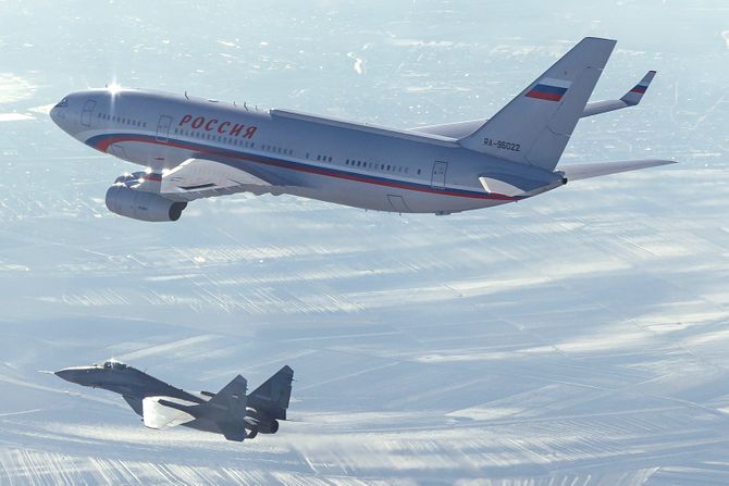 Il-96-300PU i MiG-29 RViPVO