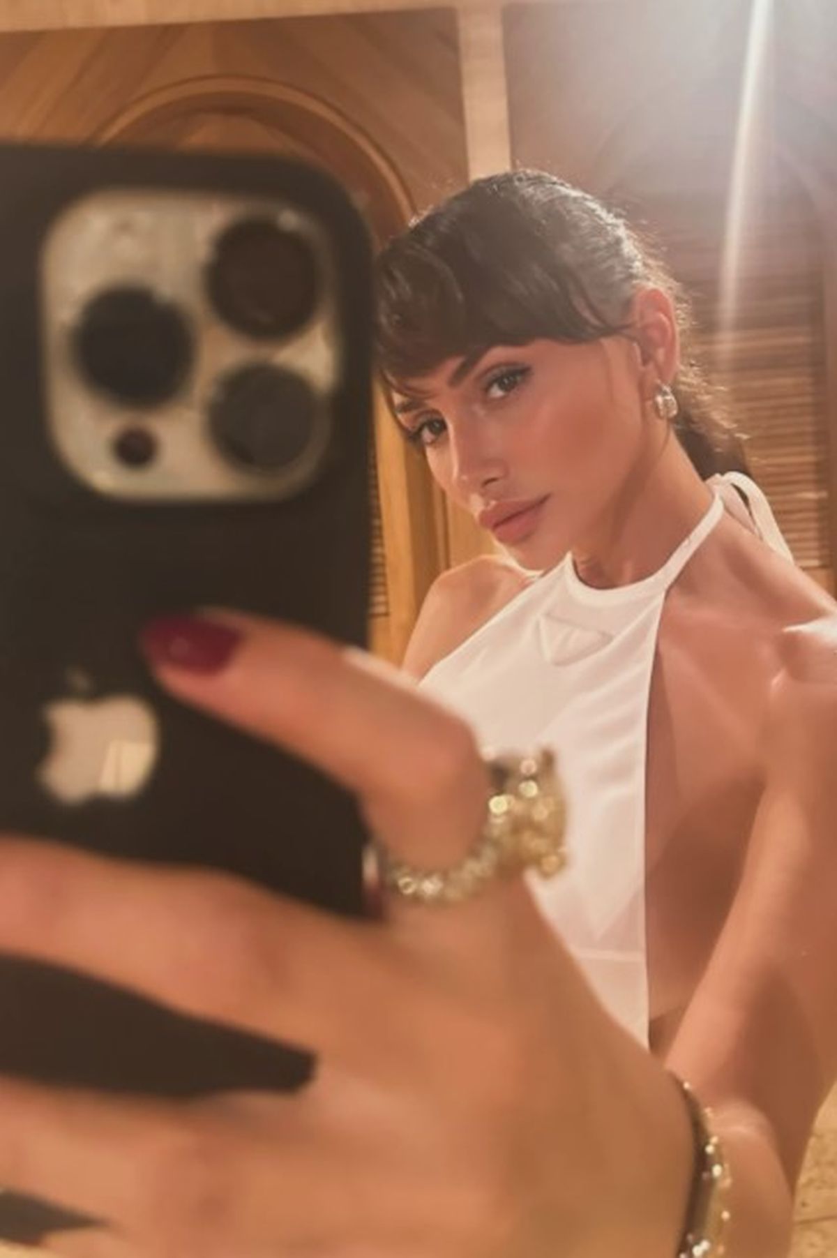 Emina prošetala crvenim tepihom u Sarajevu, mreže eksplodirale: "Kamermani u fazonu, motaj kablove"
