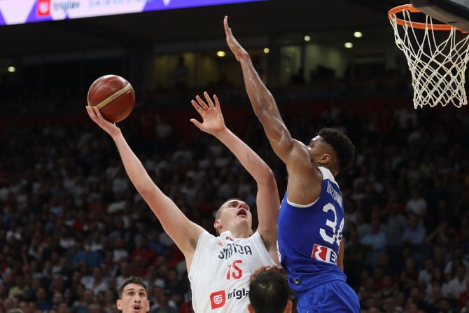 Nikola Jokić, Janis Adetokumbo, Košarkaška reprezentacija Srbije, Košarkaška reprezentacija Grčke