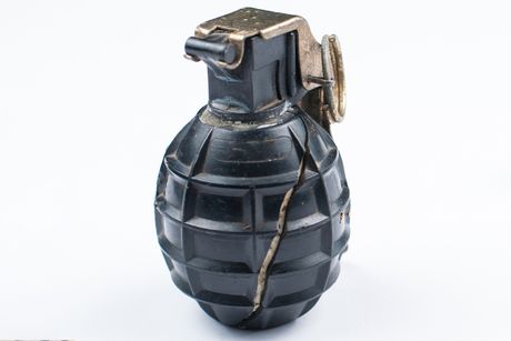 RUČNA BOMBA M-75 RUČNA BOMBA M-75