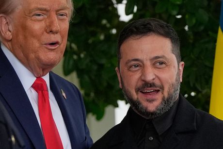 Donald Tramp i Volodimir Zelenski Donald Tramp i Volodimir Zelenski
