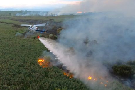MUP Helikopterska jedinica - gašenje požara u Crnoj Gori MUP Helikopterska jedinica - gašenje požara u Crnoj Gori