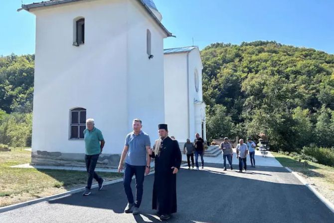 Majdan, donacijama novi prilazni put i crkvena porta