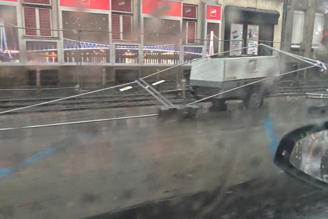 Snažno nevreme pogodilo Osijek i okolinu