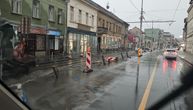 Oluja pogodila Osijek: Snažan vetar rušio stabla, pesak leteo ulicama, građani u panici