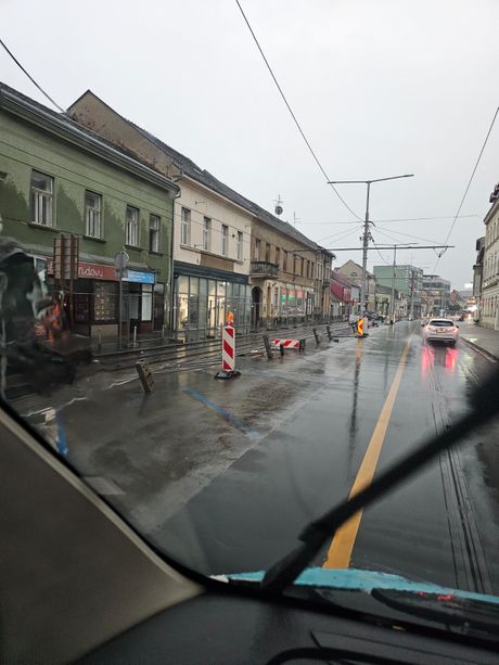 Snažno nevreme pogodilo Osijek i okolinu Snažno nevreme pogodilo Osijek i okolinu