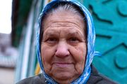 Baka nije mogla da izdrži i poljubila je novorođenog unuka: Sin pobesneo, odmah se pokrenula svađa na mrežama