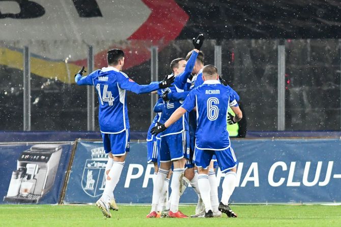 FK Univerzitatea Krajova FK Univerzitatea Krajova