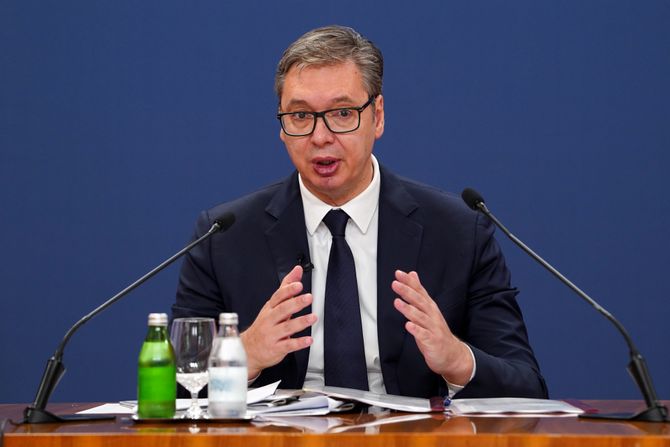 Paket ekonomskih mera Aleksandar Vučić Paket ekonomskih mera Aleksandar Vučić