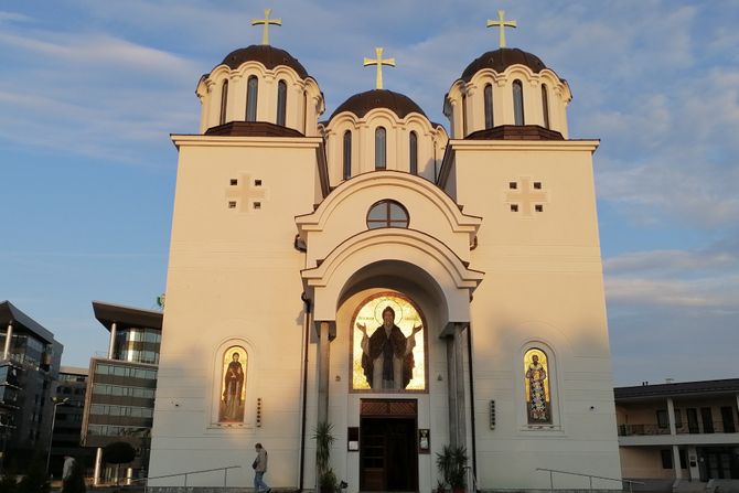Hram posvećen Svetom Simeonu Mirotočivom na Novom Beogradu