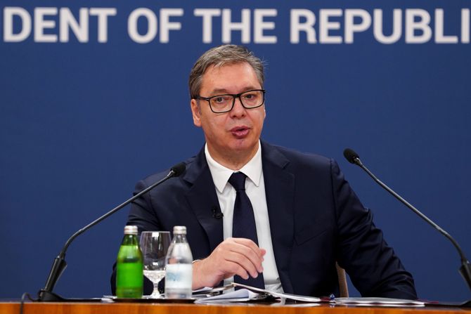 Paket ekonomskih mera Aleksandar Vučić Paket ekonomskih mera Aleksandar Vučić