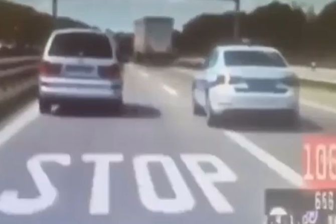 Policija, autoput, potera Policija, autoput, potera