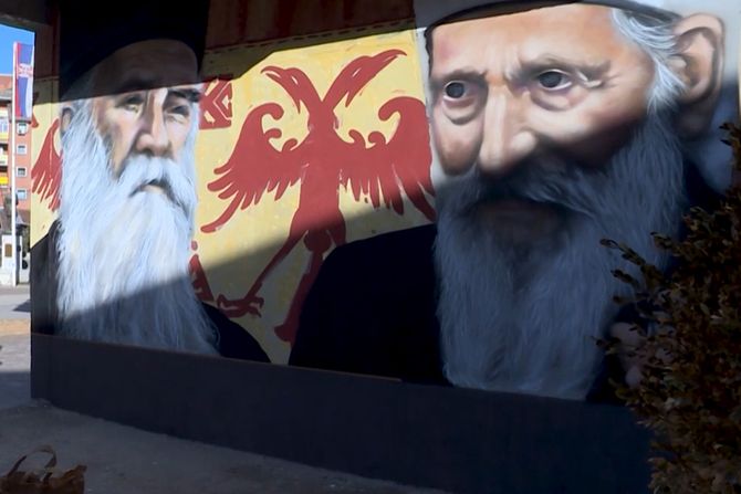 Severna Mitrovica, mural patrijarha srpskog Pavla i mitropolita Amfilohija