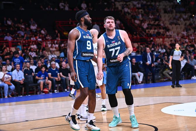 Luka Dončić, Džoš Nibo, Košarkaška reprezentacija Slovenije Luka Dončić, Džoš Nibo, Košarkaška reprezentacija Slovenije