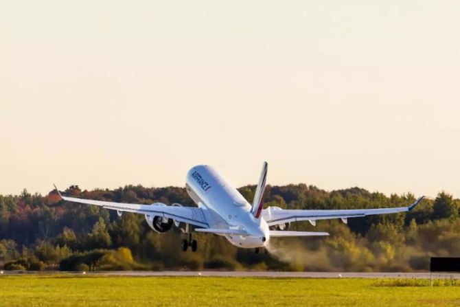 A220-300