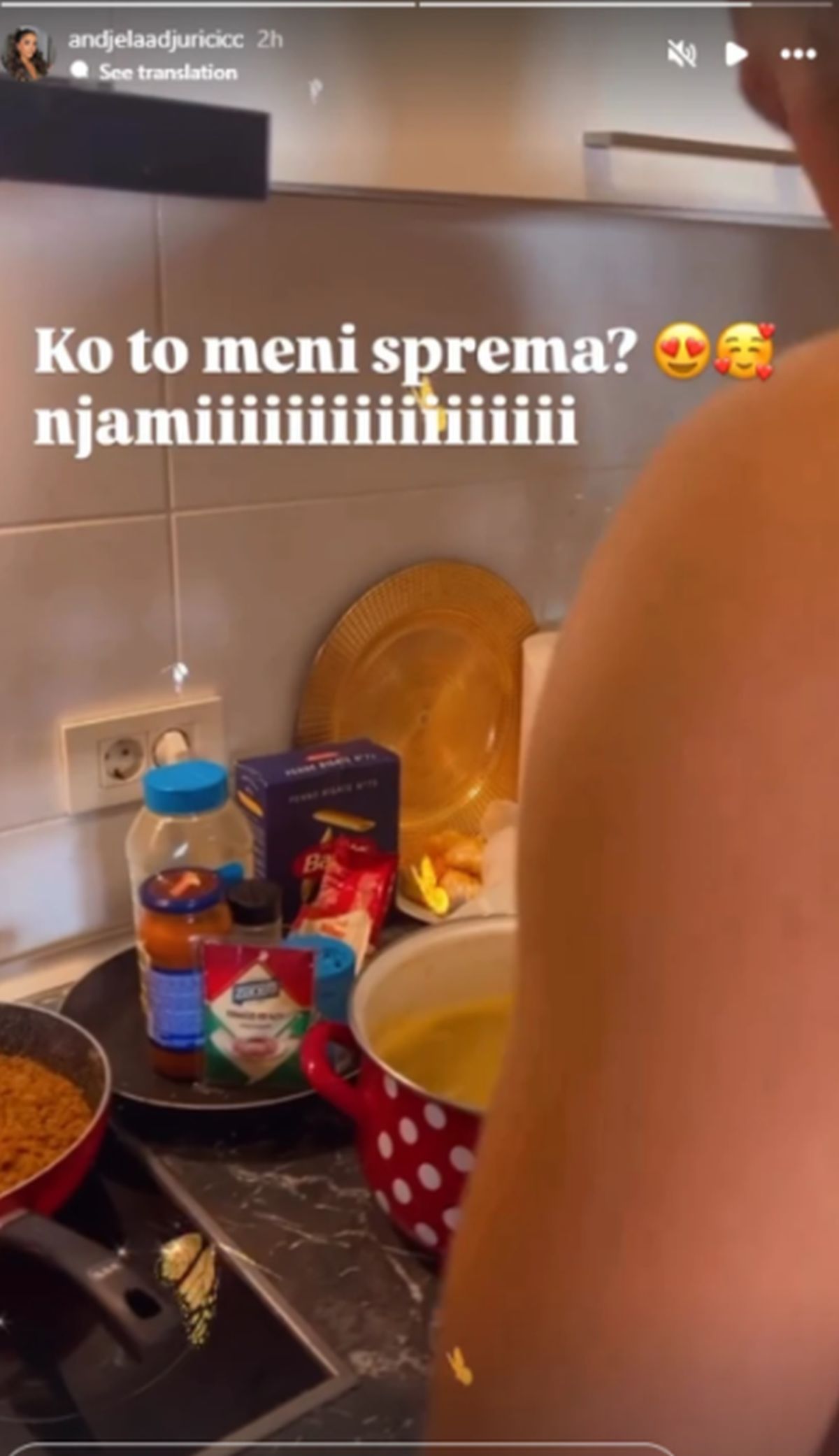 Anđela se topi pored Gastoza: On pokazao gest ljubavi i iznenadio je svoju dragu, zasukao je rukave pa...