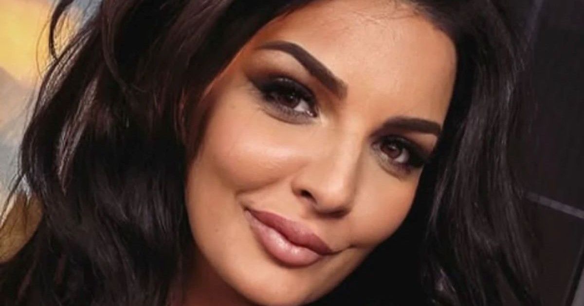 Milena Popović otkopčala dugme na farmerkama, pa opalila selfi u liftu: Usijale se mreže