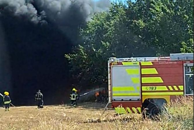 Požar između Kaća i Budisave, vatrogasci