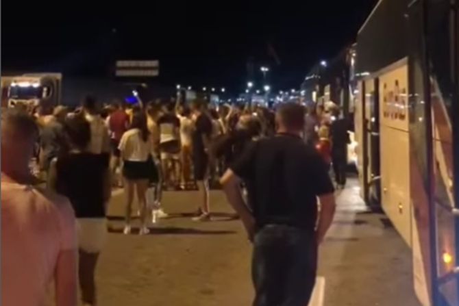 Veselje na graničnom prelazu Veselje na graničnom prelazu