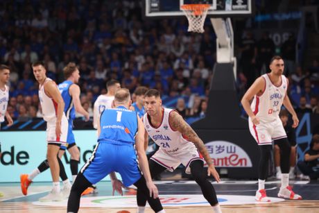 Stefan Jović patike, Srbija - Estonija, Eurobasket 2025 Riga Stefan Jović patike, Srbija - Estonija, Eurobasket 2025 Riga