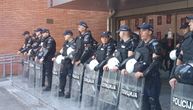 Drama u Novom Sadu: Studenti pokušali da blokiraju Filozofski fakultet, policija intervenisala