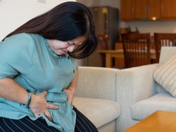 debela, žena, stomak, bol