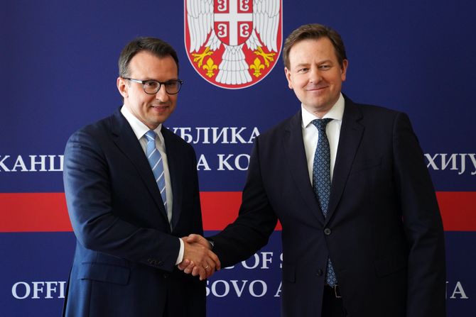 Direktor Kancelarije za Kosovo i Metohiju Petar Petković , ambasador Republike Slovačke Mihalo Pavuk Direktor Kancelarije za Kosovo i Metohiju Petar Petković , ambasador Republike Slovačke Mihalo Pavuk